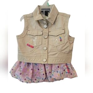 NWOT. COOGI VEST AND SKIRT SET. GRAPHIC BACK. RUFFLED SKIRT. SIZE 2T.